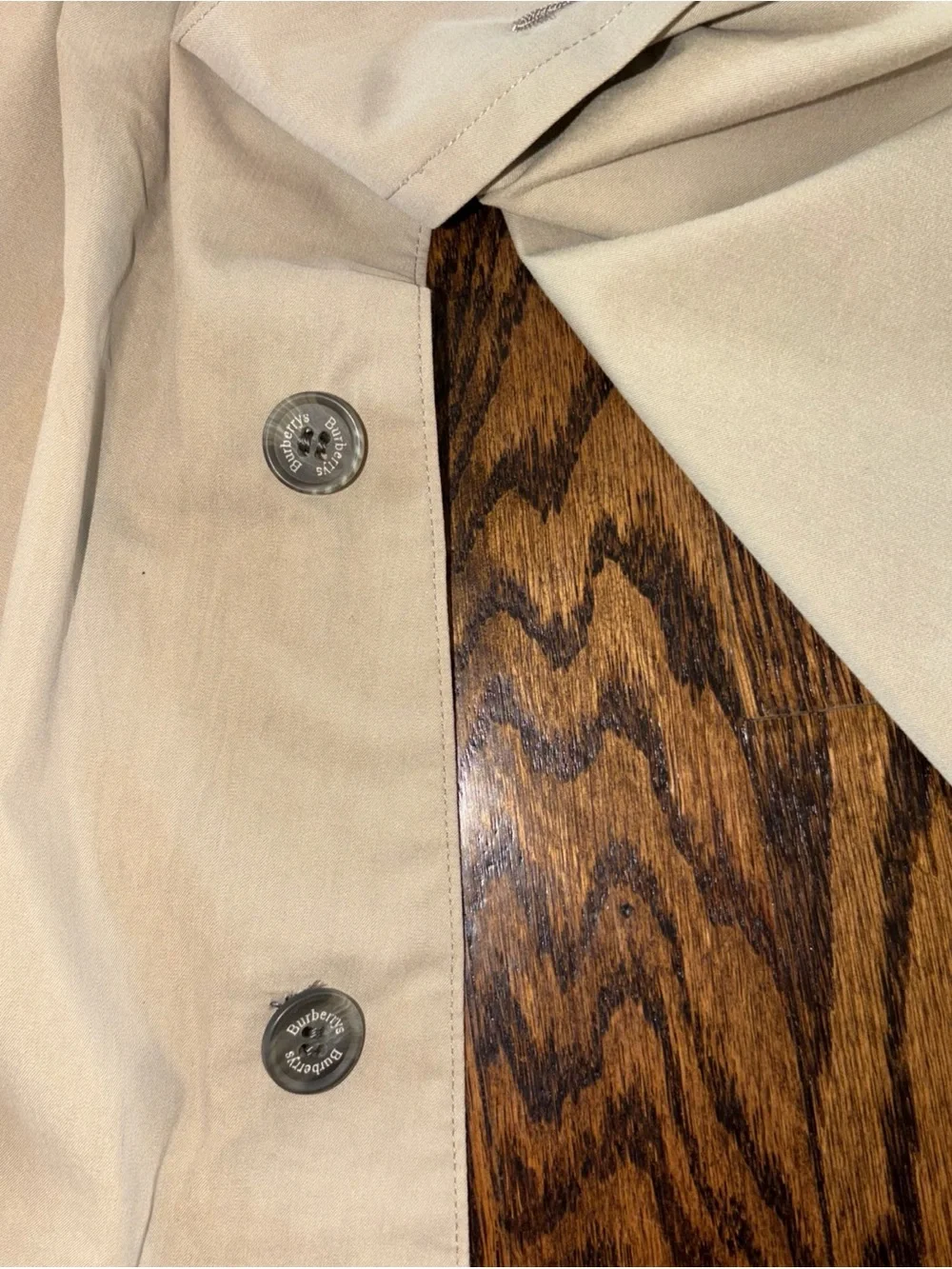 Vintage Burberrys’ Nova Check Trench Coat – Size 40R – Beige